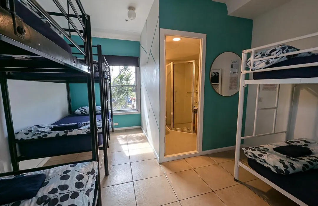 Ozzie Pozzie Backpackers-1